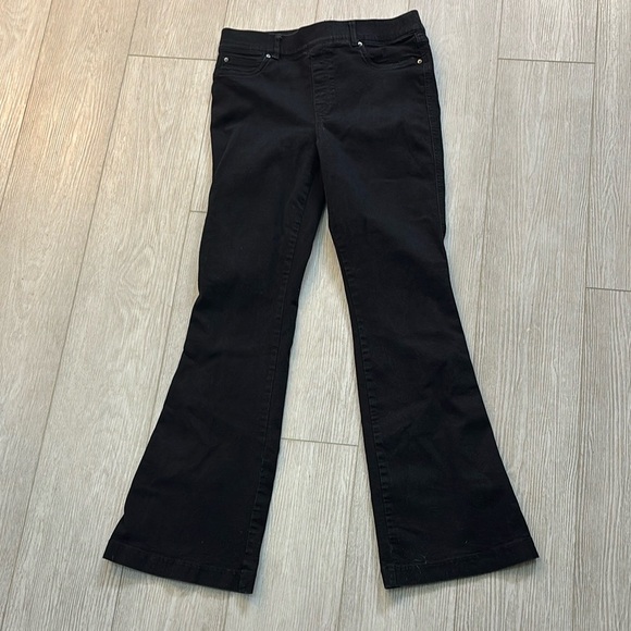 SPANX shape™ EveryWear Flare Jeans in black size Large - Picture 13 of 15